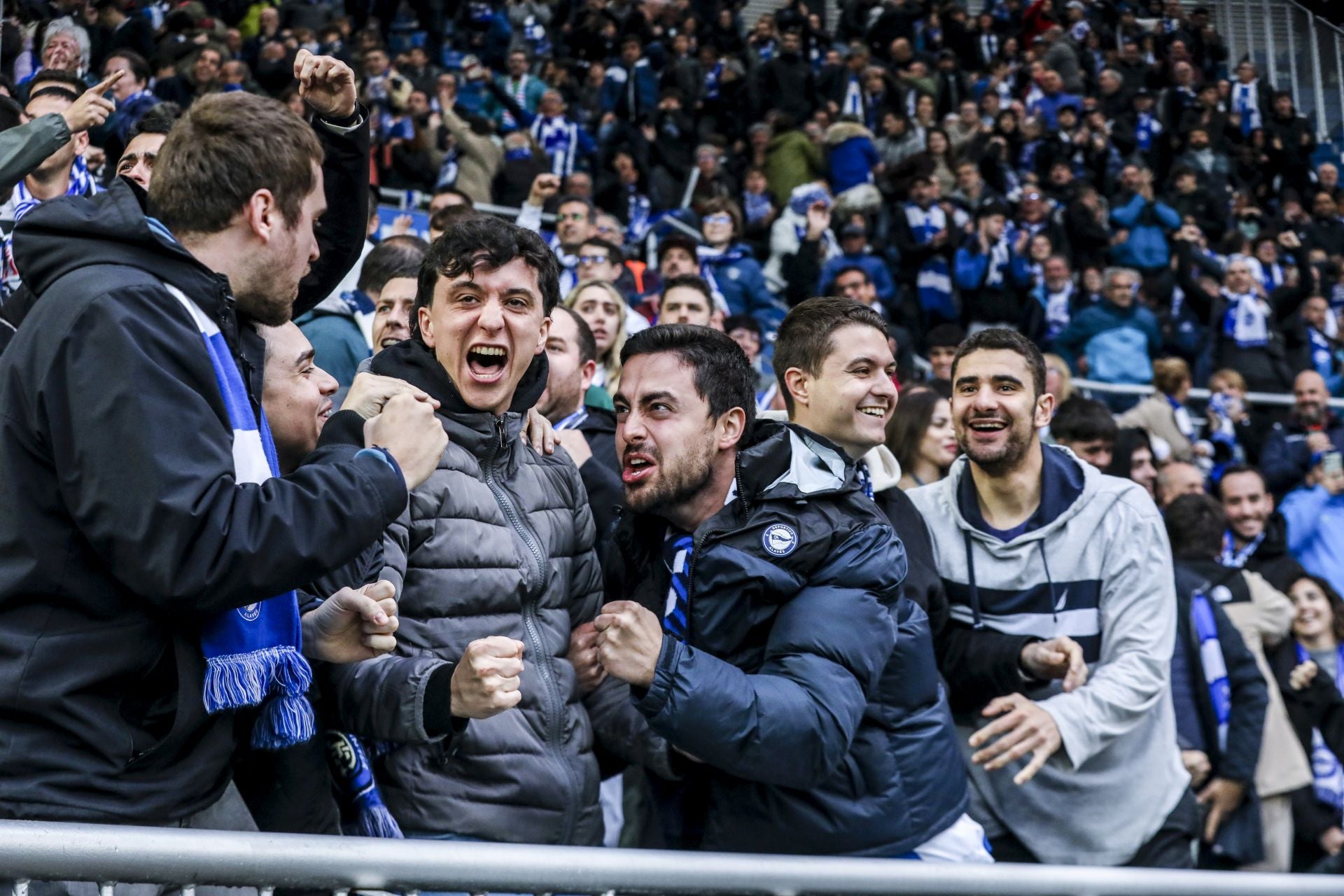 El apoyo de la afición albiazul en imágenes