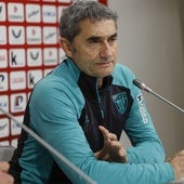Valverde en la sala de prensa de Lezama.