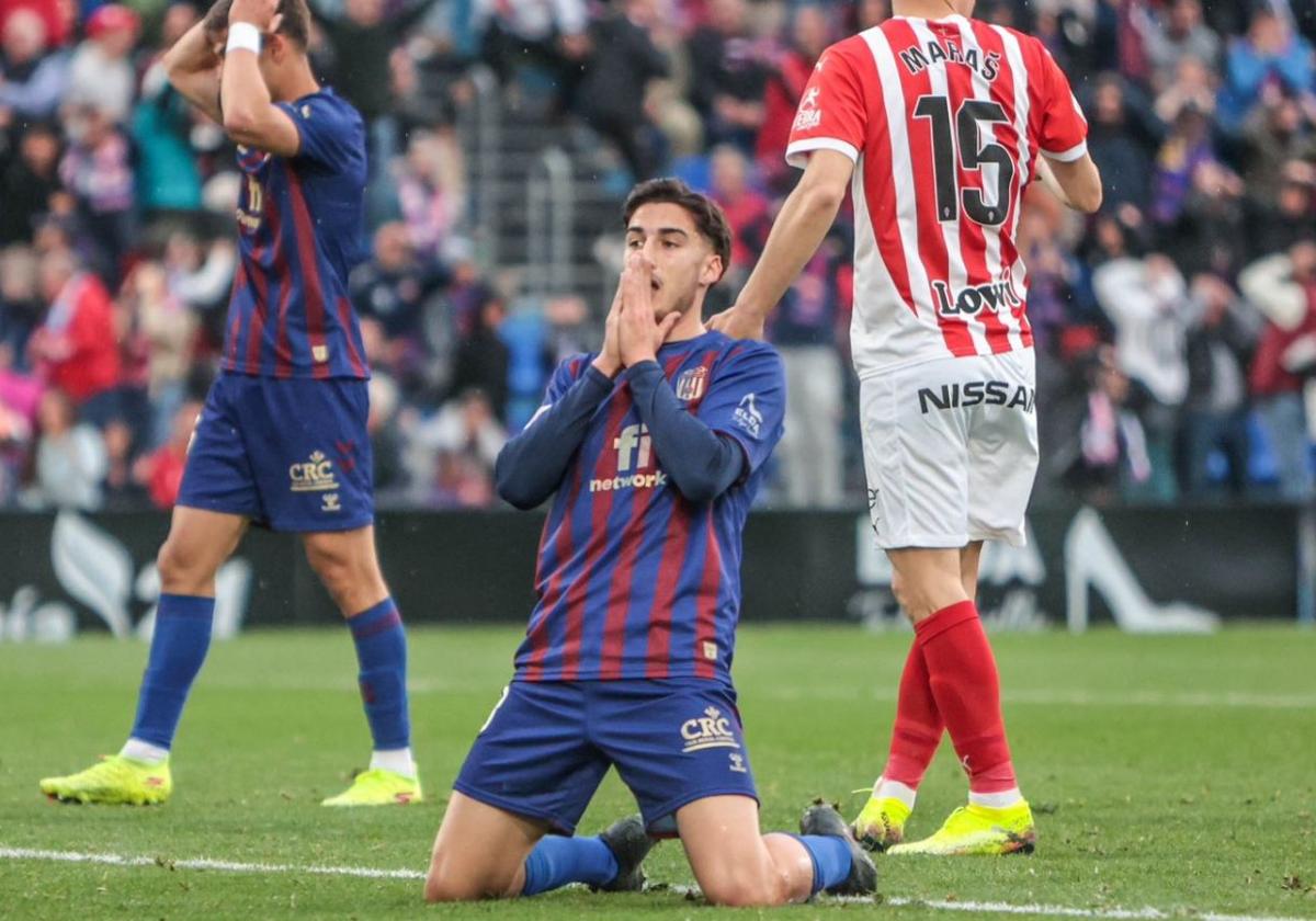 Unai Ropero se lesiona y ya no jugará más con el Eldense
