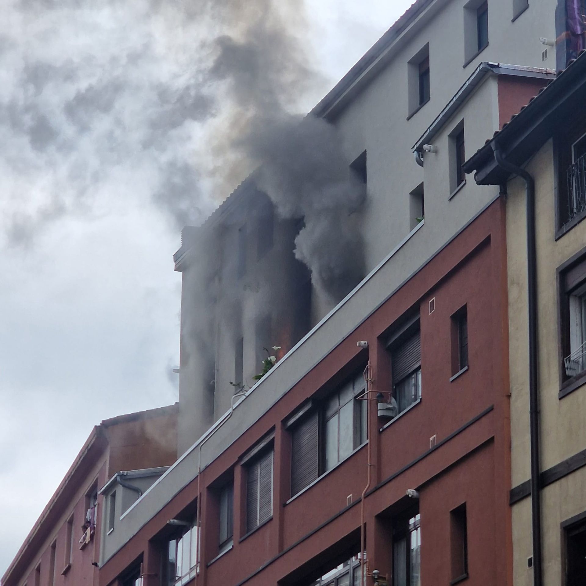 El incendio en el Casco Viejo de Vitoria en imágenes