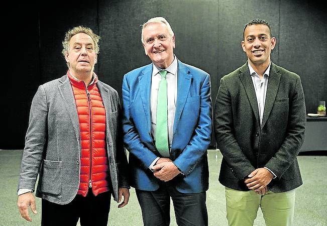 Daniel Arroyabe, Víctor Martín y Alex Hormaetxea.