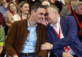 Sánchez y Cerdán, en el congreso de los socialistas navarros celebrado en marzo