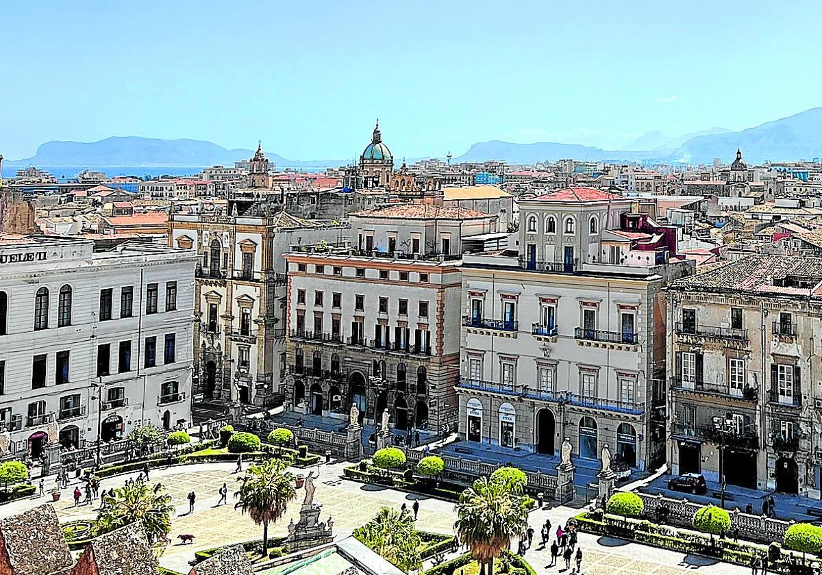 La ciudad cuenta con una bella arquitectura normanda que los vikingos promovieron en el tiempo que estuvieron en la ciudad.