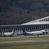 165 vuelos chárter en 72 horas por la final de la Europa League: el reparto de viajes entre cuatro aeropuertos