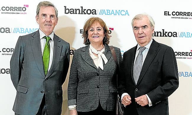 Asis Canales, Carmen Manrique y José Bergareche.
