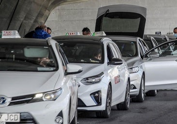 Todos los taxistas de Bizkaia y los que libren en Bilbao podrán operar en el aeropuerto por la final de la Europa League