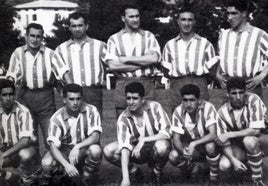 Integrantes de la plantilla albiazul del la temporada 1958-59, en la que destacaban Arocena, Bardají II, Uribesalgo,, Gorospe, Primi, Zubizarreta, Hormaeche, Echeandía, Ibarra, Azcárraga y Gabiola.