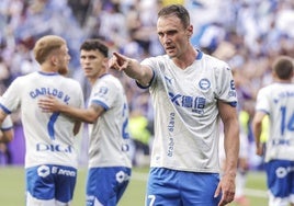 Kike García celebra con su gesto característico el gol de la victoria.