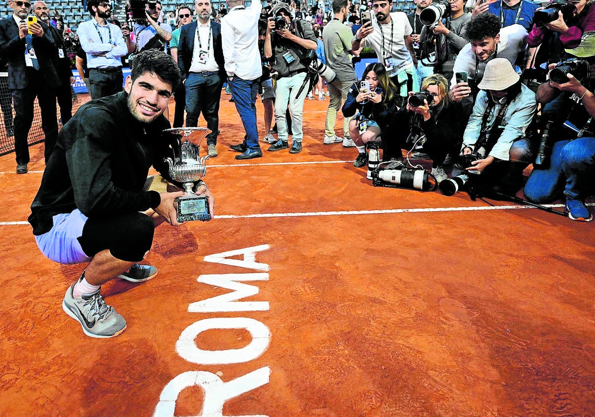 Alcaraz baja a la tierra a Sinner en Roma