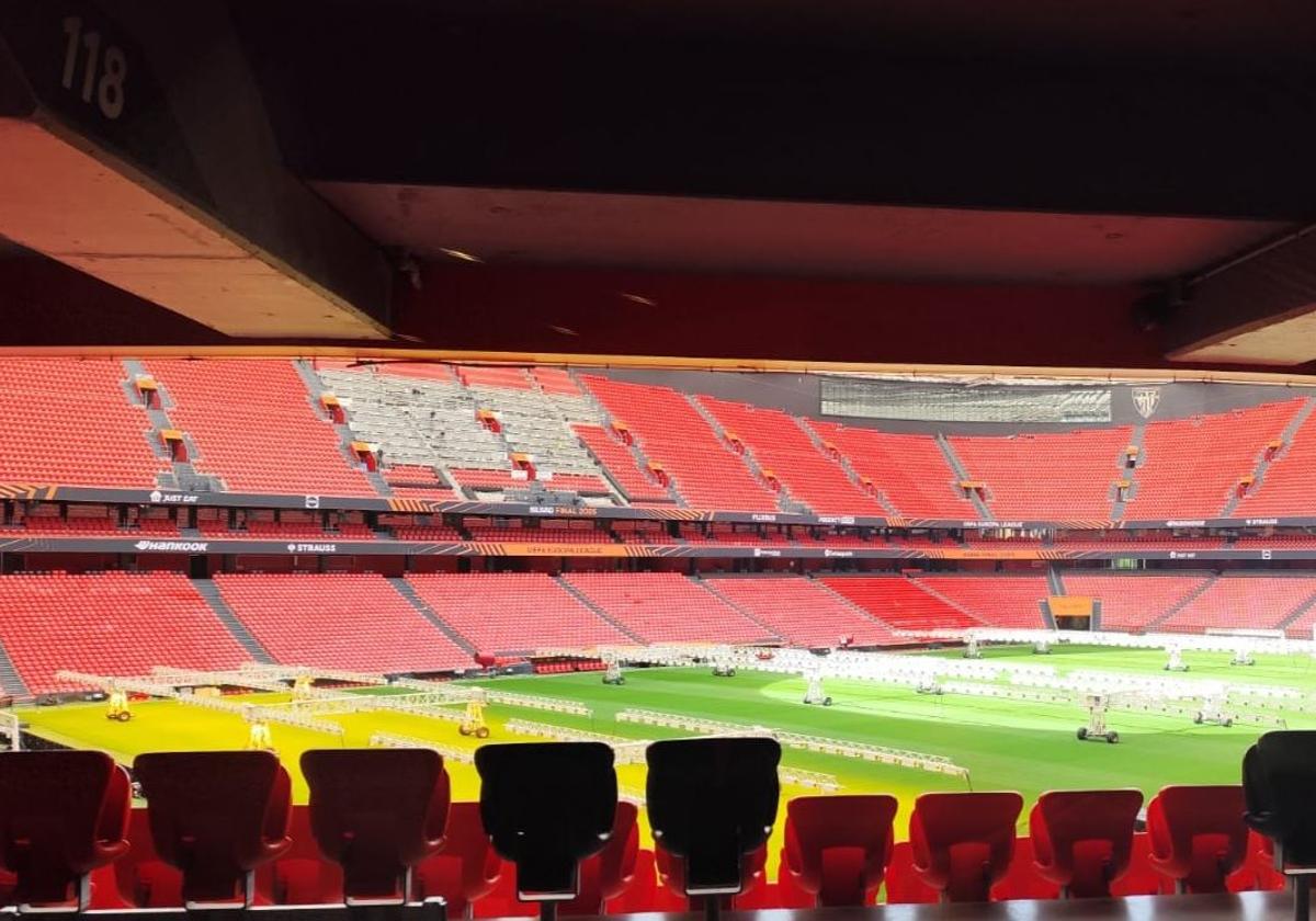 Una zona de prensa más amplia, cartelería oficial... San Mamés se 'viste' para la final de la Europa League