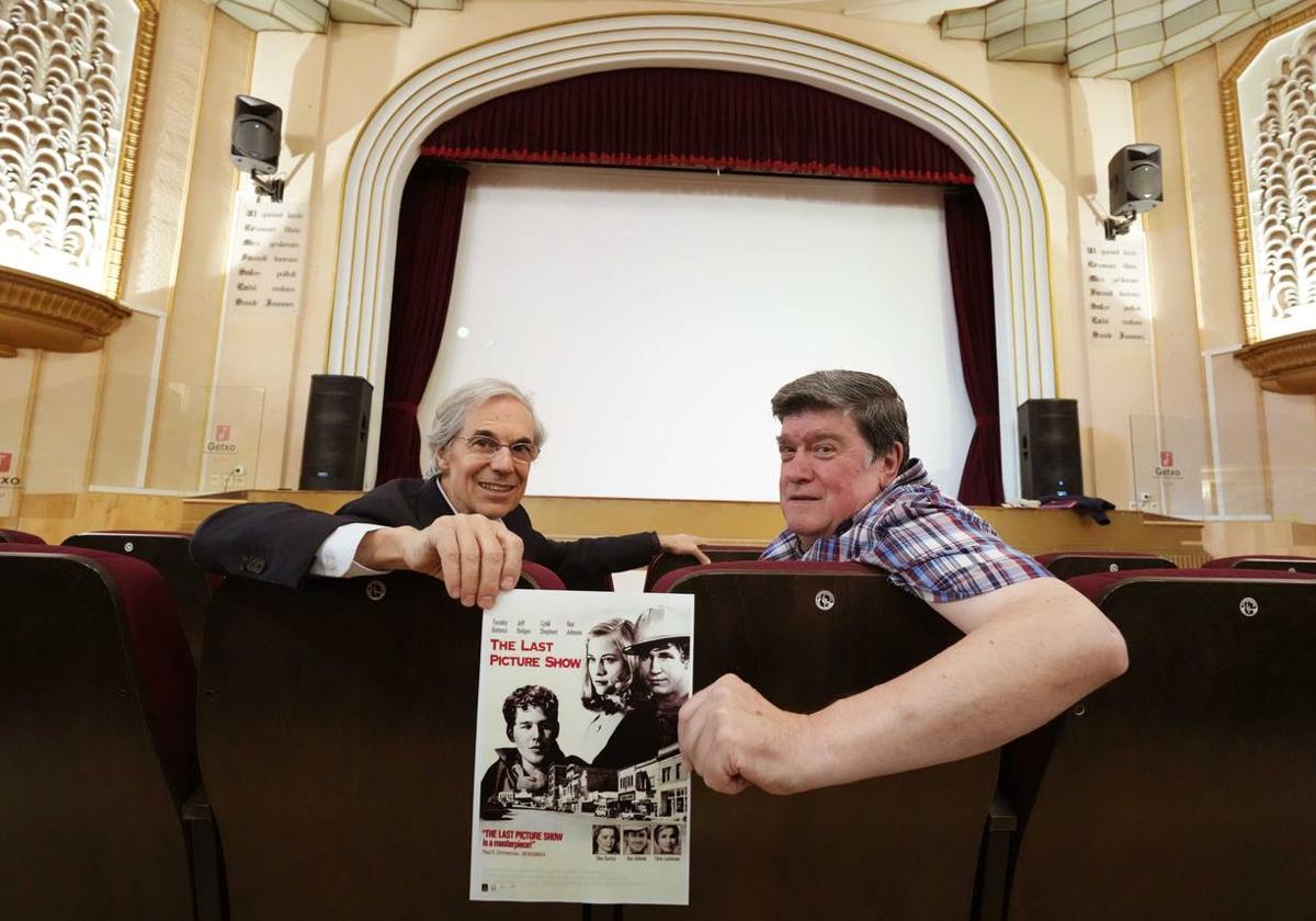 Oskar Fernández y Manu Gómez en la Escuela de Música Andrés Isasi de Las Arenas, que este viernes proyectará 'La última película'.
