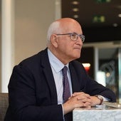 El europarlamentario bilbaíno, durante un momento de la entrevista.