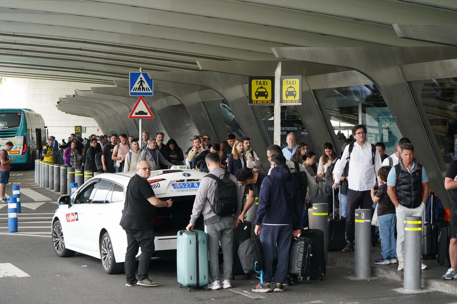 El desembarco inglés en el aeropuerto de Bilbao