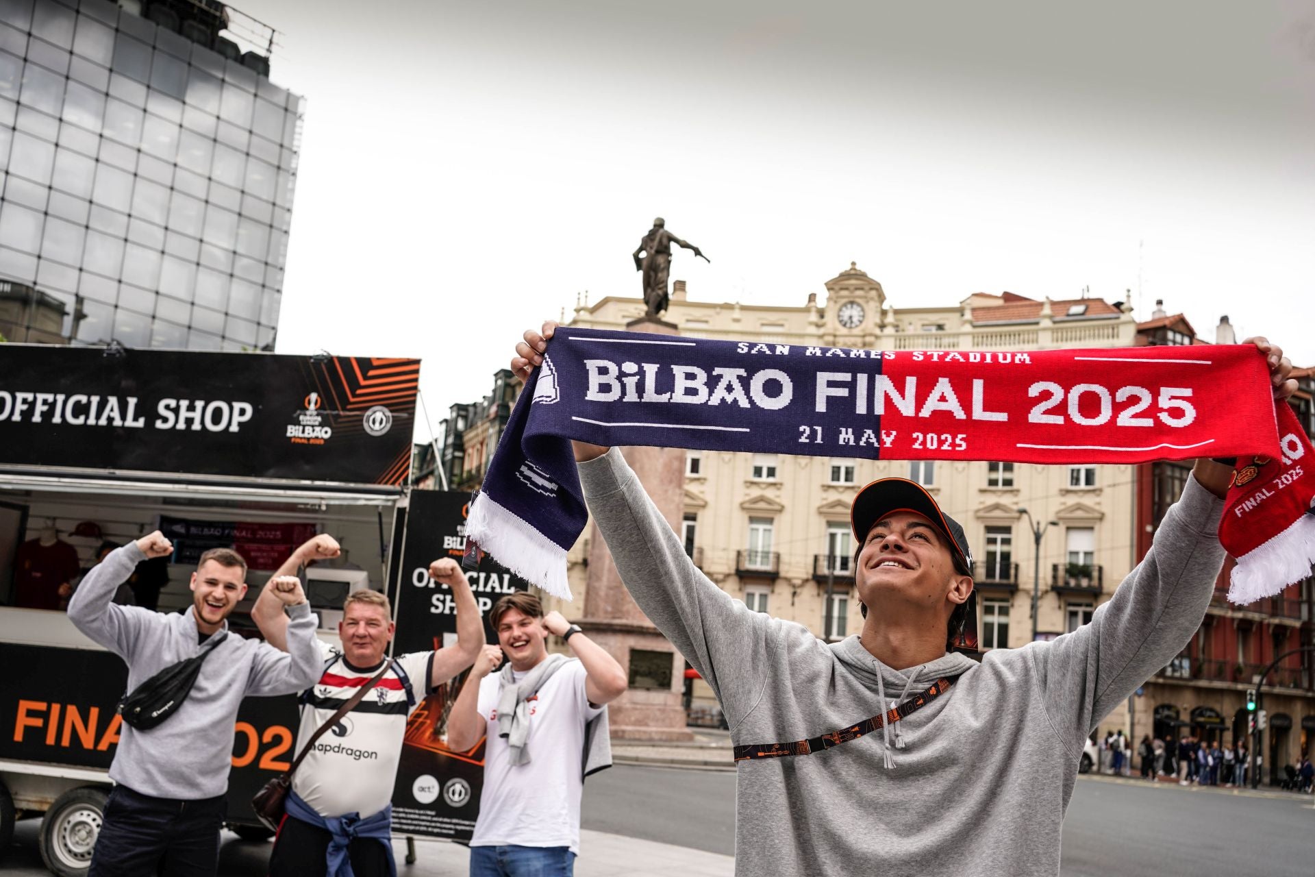 Bilbao, engalanada para la gran final de la Europa League