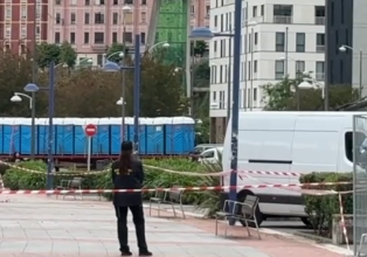 Denuncia que su madre de 83 años víctima de un ictus se pierde una sesión de rehabilitación por los cortes de la 'fan zone' de Amezola