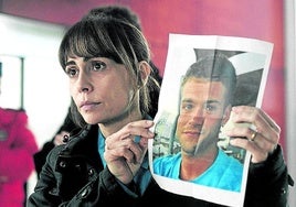Itziar Atienza interpreta a una policía encargada de encontrar a Jon Agirre, el joven desaparecido.