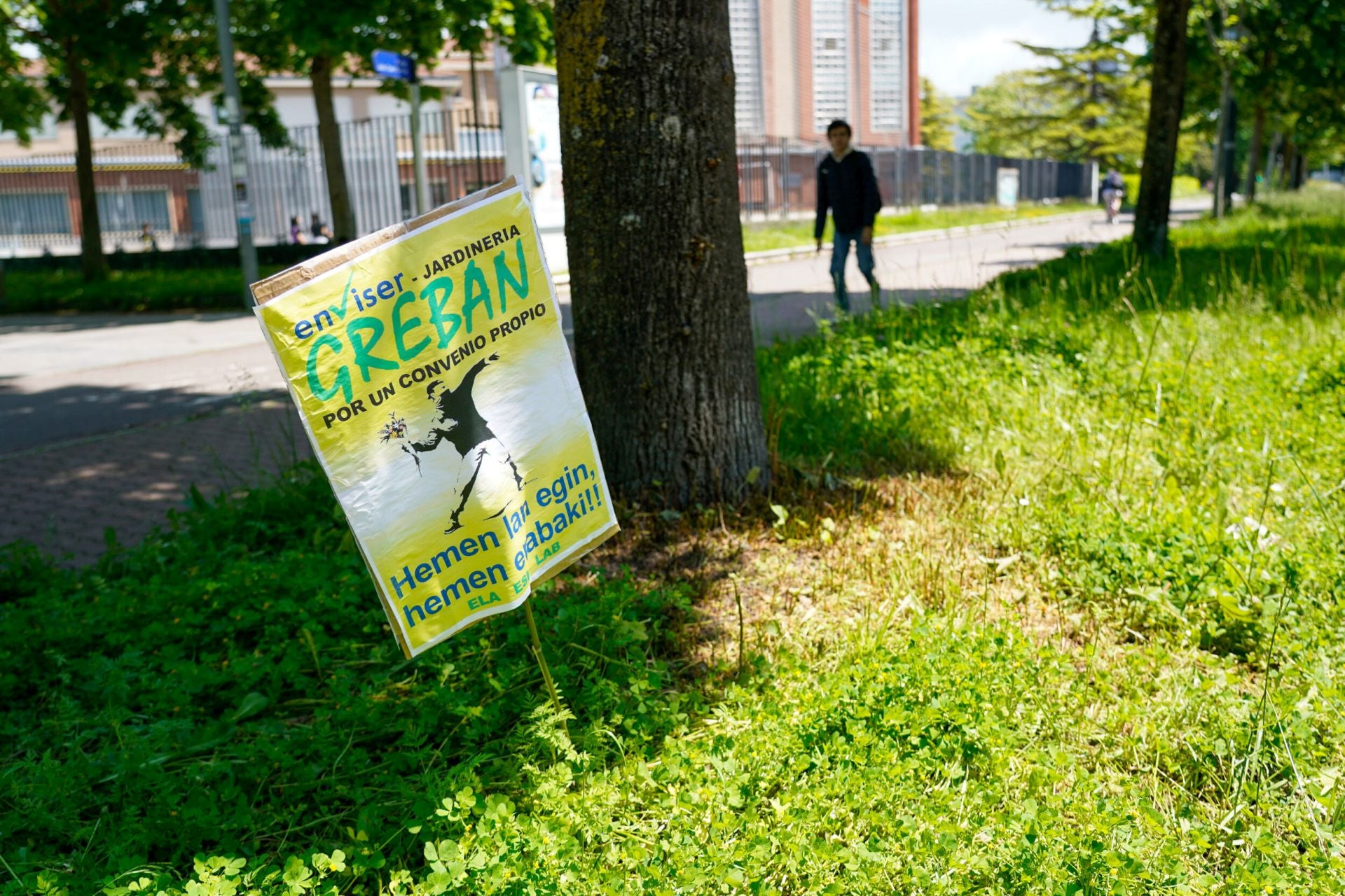 El Ayuntamiento de Vitoria asegura que no puede «mejorar los precios» que paga a la empresa encargada de los jardines