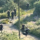 Momento en el que la Policía vasca intenta detener al presunto asesino.