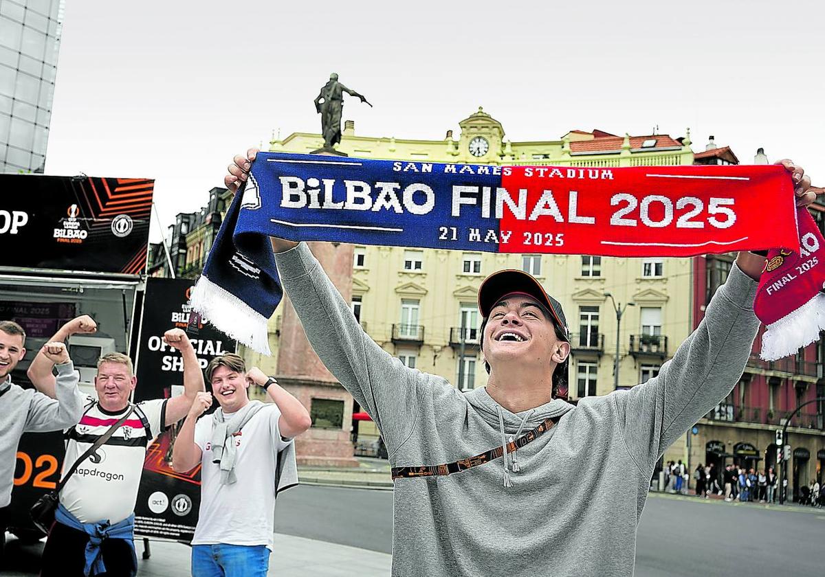 Las restricciones por la final obligan a colegios a cambiar clases y alterar rutas de autobús