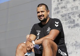 'Haito' vivirá su octava temporada en el banquillo del Zuazo.