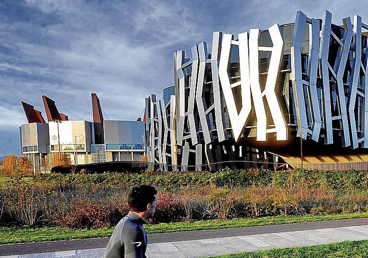 La compra del edificio Ondare engrasó las relaciones.