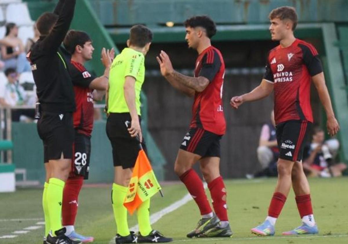 Dadie sustituyó a Iker Benito en el Nuevo Arcángel.