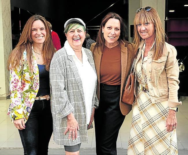 Virginia Pons, Ana Álvarez, Virginia Giménez y Elena Busturia.
