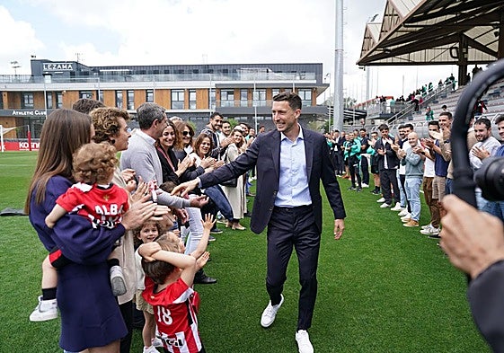 La despedida de Óscar De Marcos