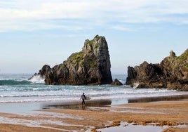 Las cuatro playas vascas que aspiran a convertirse en la mejor de España en 2025 según la revista Traveler