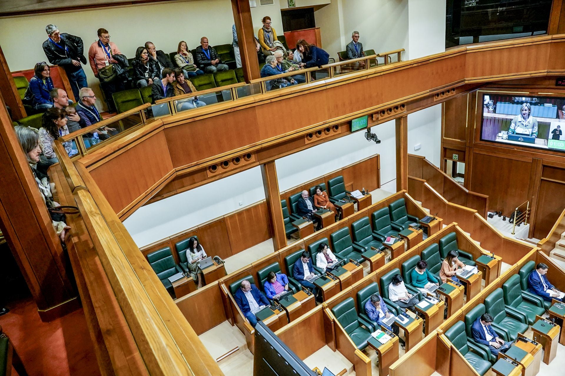 Visita al Parlamento vasco.