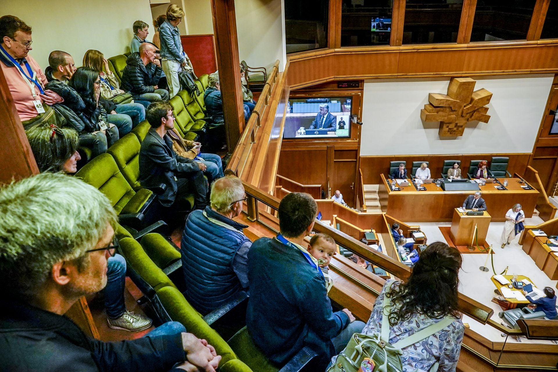 Visita al Parlamento vasco.