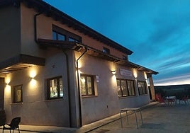 El pueblo de Burgos que regala 6.000 euros al año a quien reabra su bar-hostal