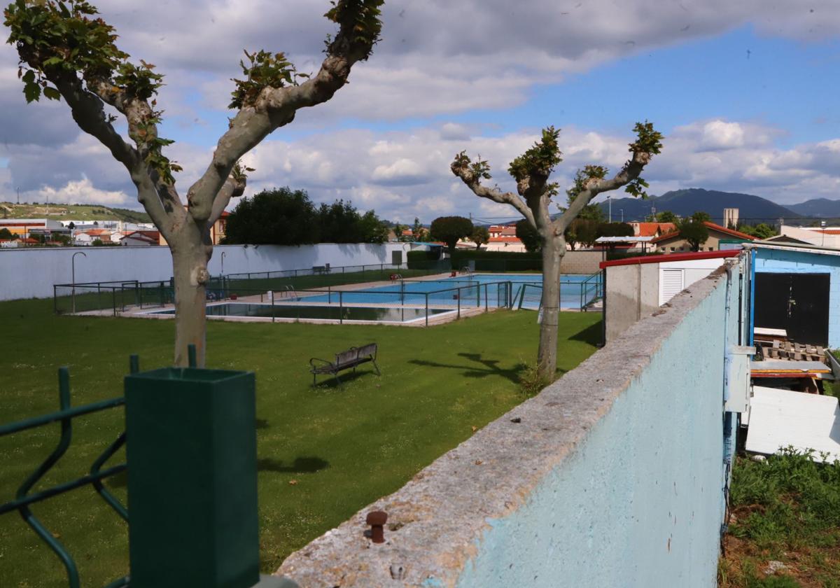 Las piscinas de Los Ángeles son las últimas que se abren al baño cada temporada.