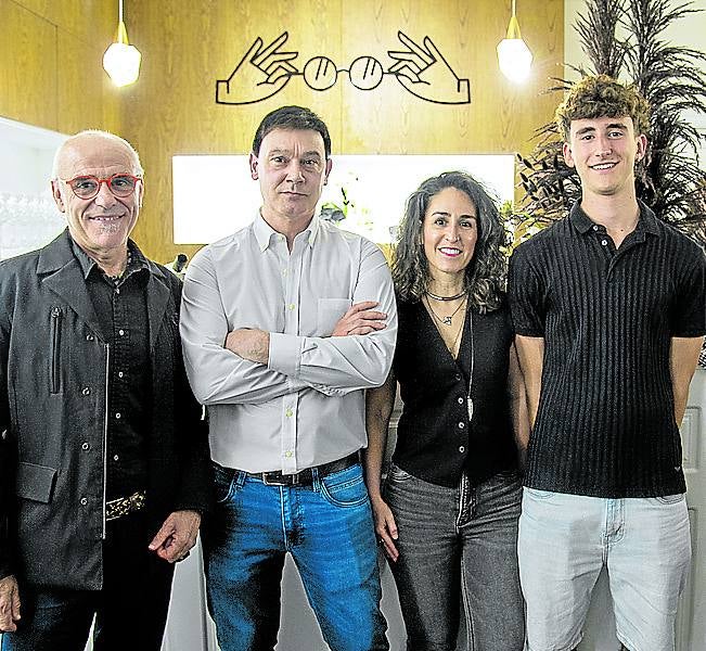Juan Manuel Cabrera, Aitor Saitua, Mertxe Garate y Mikel Vicente.