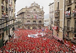 Multa de 3.000 euros para una tienda que vendía diferentes productos de día y de noche en Sanfermines