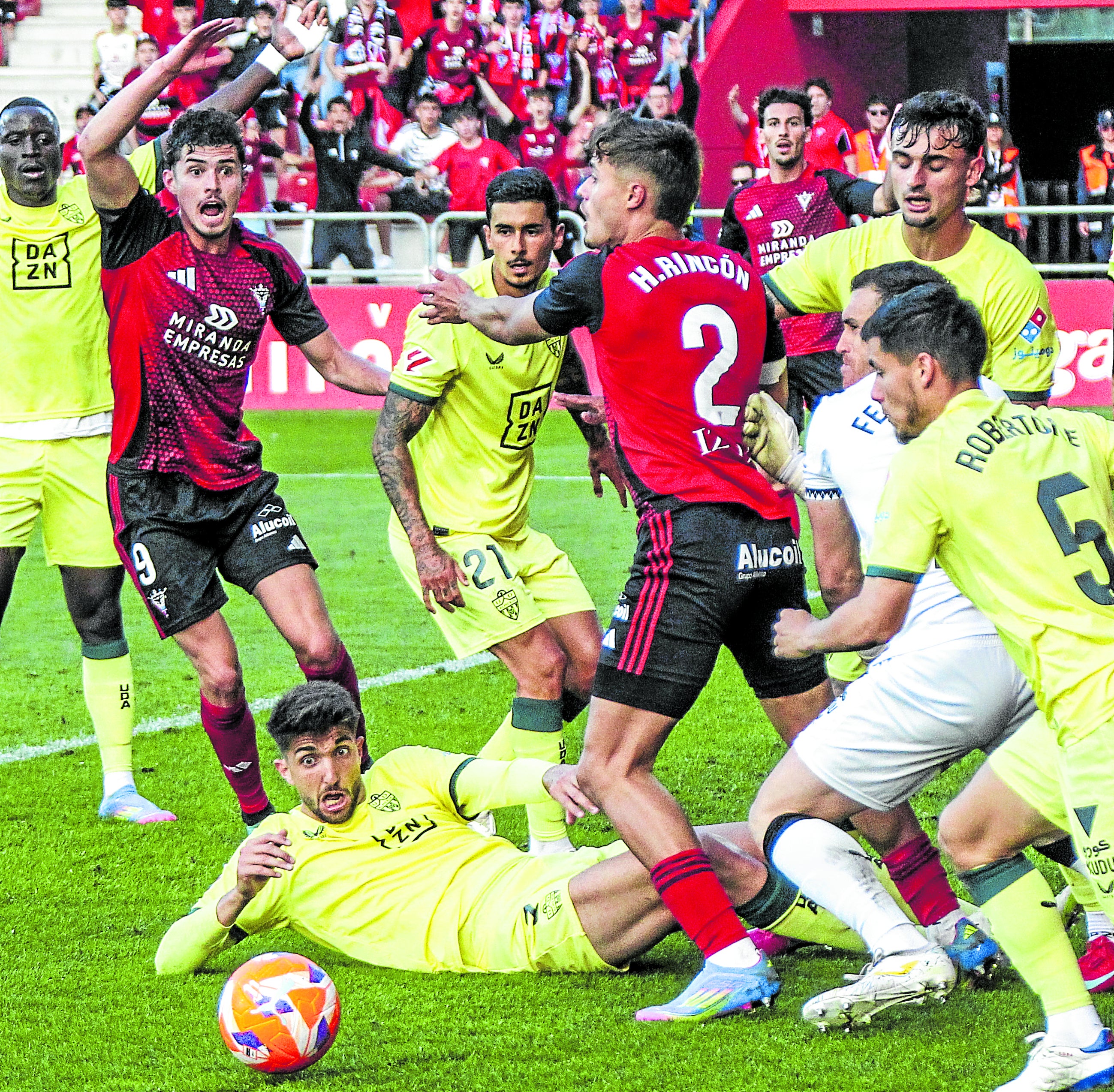 Los rojillos chocaron contra un muro de granito.