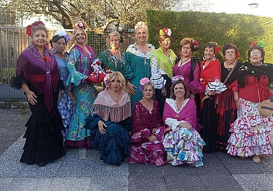 Lola Alcalá, Concha Gómez, Susana Sánchez, Ana M. Cabezas, Mentxu Zarauza, Helena Avila, Juani Holgado, Paquita Muñoz, Mari Bejarano, María Serena, Ana Merino, Raquel Rodríguez y Maite Ochoa.