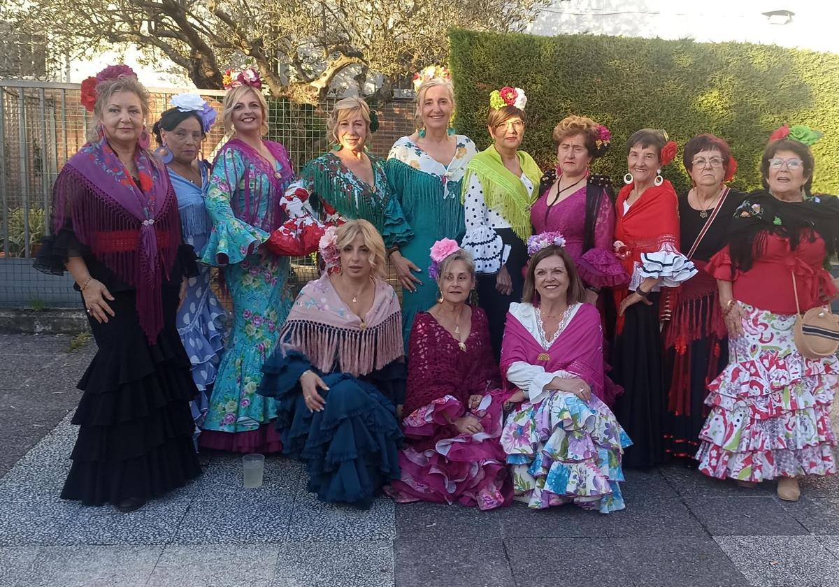 Lola Alcalá, Concha Gómez, Susana Sánchez, Ana M. Cabezas, Mentxu Zarauza, Helena Avila, Juani Holgado, Paquita Muñoz, Mari Bejarano, María Serena, Ana Merino, Raquel Rodríguez y Maite Ochoa.
