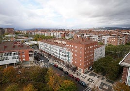 Panorámica de parte del barrio de Lakua, donde el Ayuntamiento va a destinar parcelas de equipamiento a residencias.
