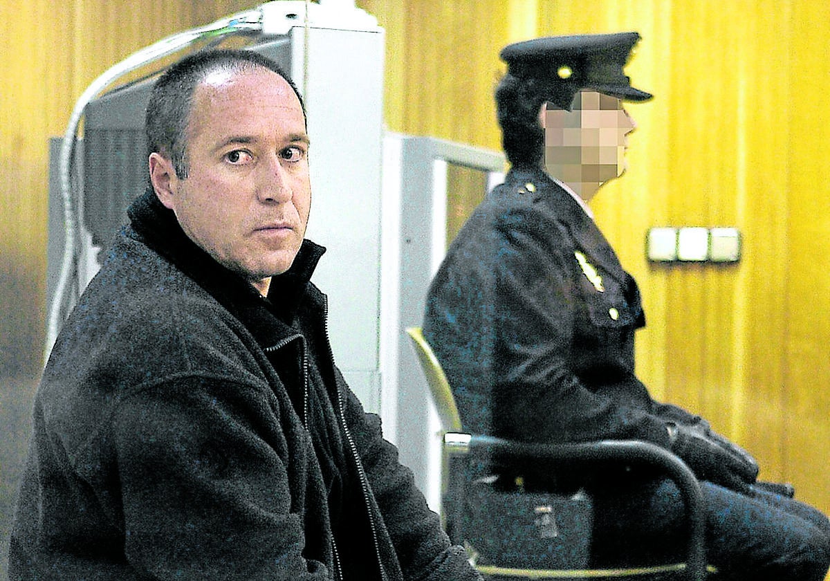 El etarra Henri Parot, acusado de 82 crímenes, ha disfrutado ya de dos permisos para salir de la cárcel