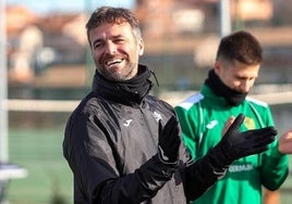 El técnico Gonzalo García regresó este año y firmó hasta 2027.