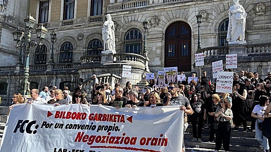 Nueva jornada de protestas en el pleno de Bilbao