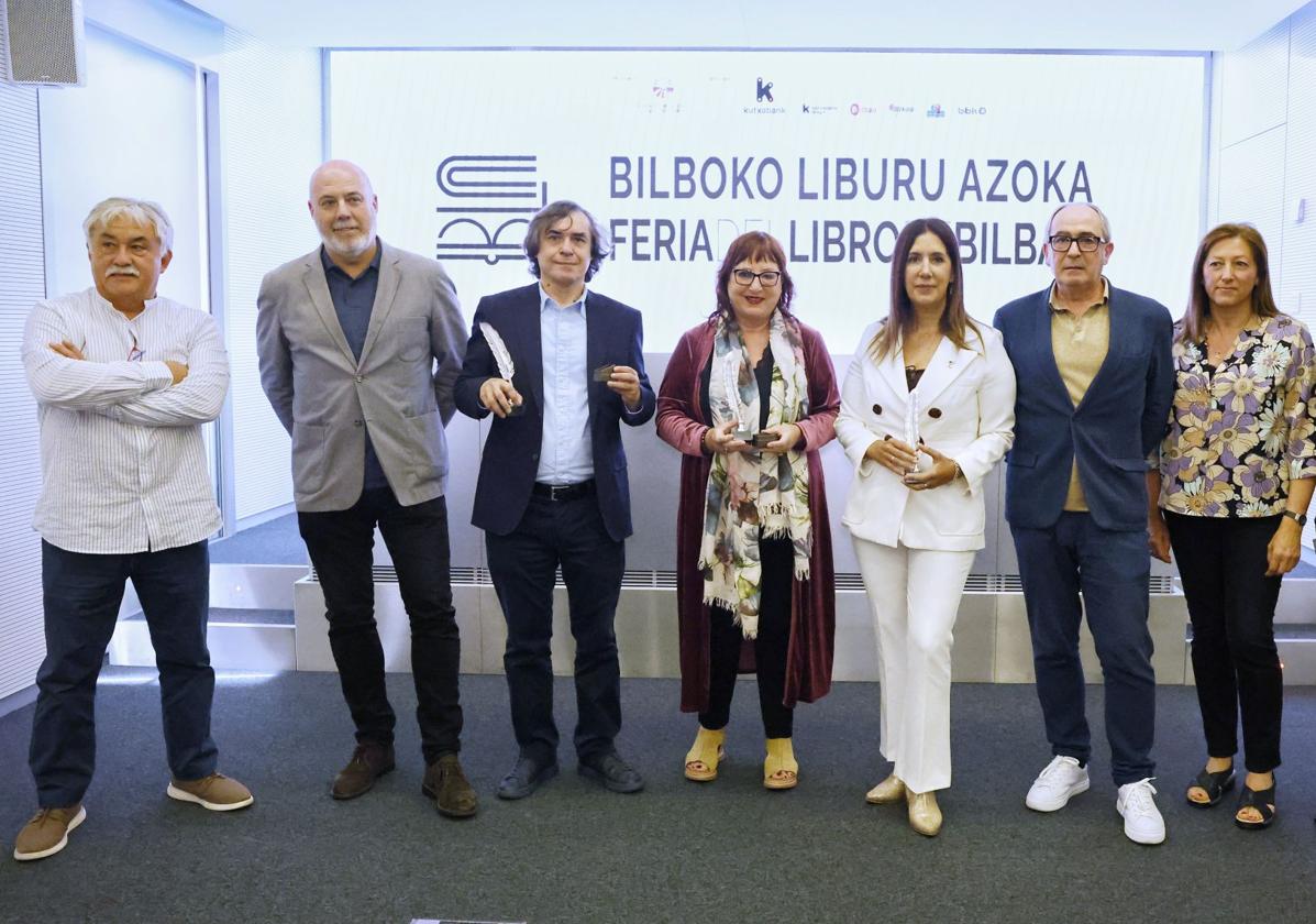 Los tres autores premiados han recibido este jueves las Plumas de Plata.