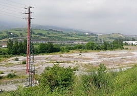 En el solar, a las afueras de Kabiezes, hay enterradas mil toneladas de lindane, un pesticida cancerígeno.