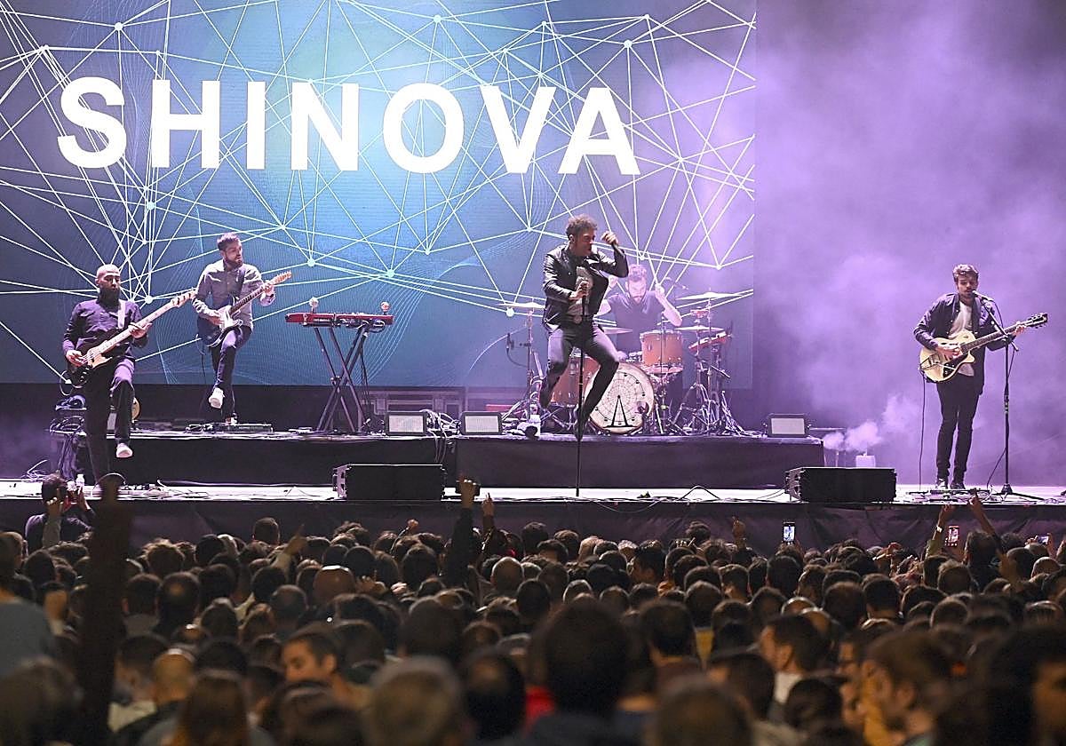 Shinova talde bizkaitarraren kontzertu bat.