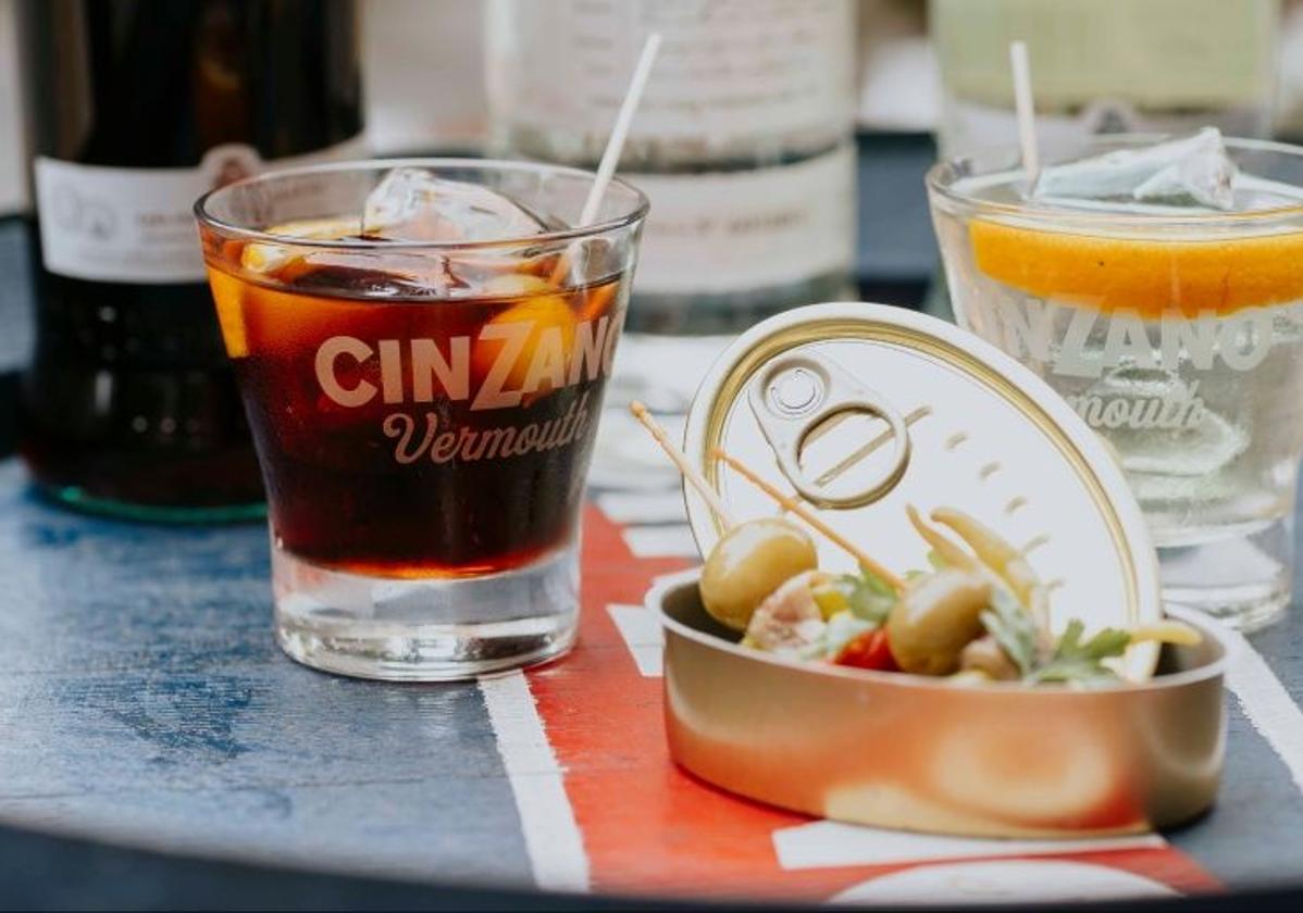 La ruta de vermut Cinzano de Bilbao bate récord con 112 participantes