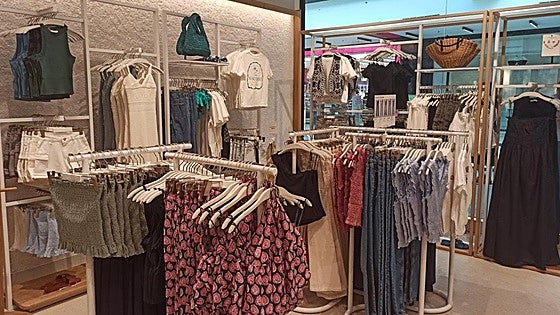 La firma juvenil de Mango abre una tienda en Max Center