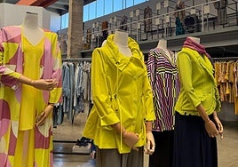 Mercedes de Miguel celebra un mercado en su atelier este fin de semana con prendas icónicas muy rebajadas.