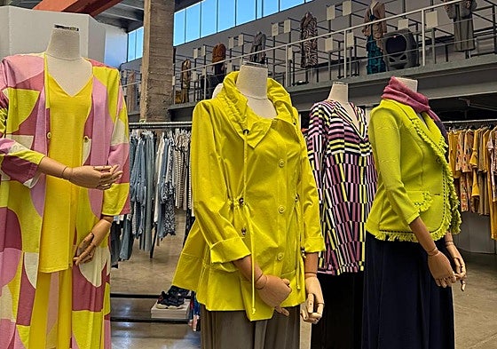 Mercedes de Miguel celebra un mercado en su atelier este fin de semana con prendas icónicas muy rebajadas.