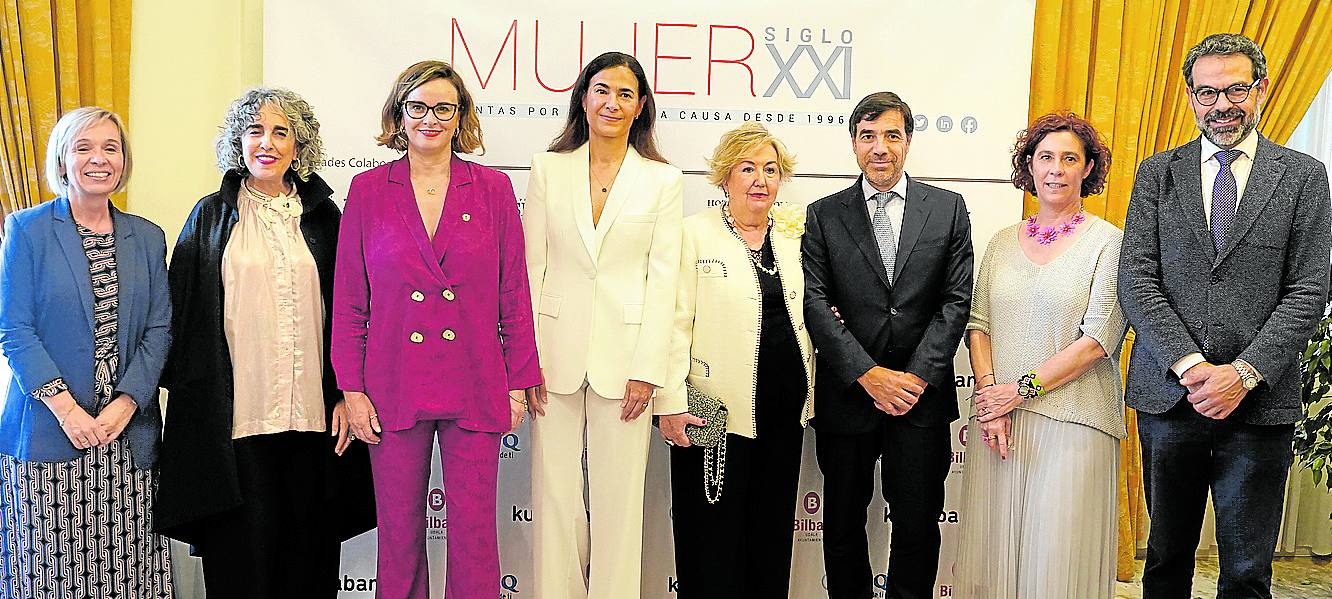 Ainara Basurko, Ibone Bengoetxea, Elixabete Etxanobe, Laura Abasolo García de Baquedano, Carmen Miral, Antón Arriola, Amaia Arregi y Carlos García Buendía.